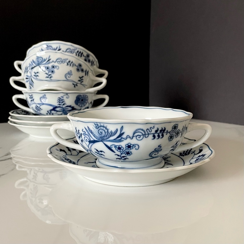SET of 4 Cream Soup Bouillon Bowls with Saucers - Blue Onion Blue Danube